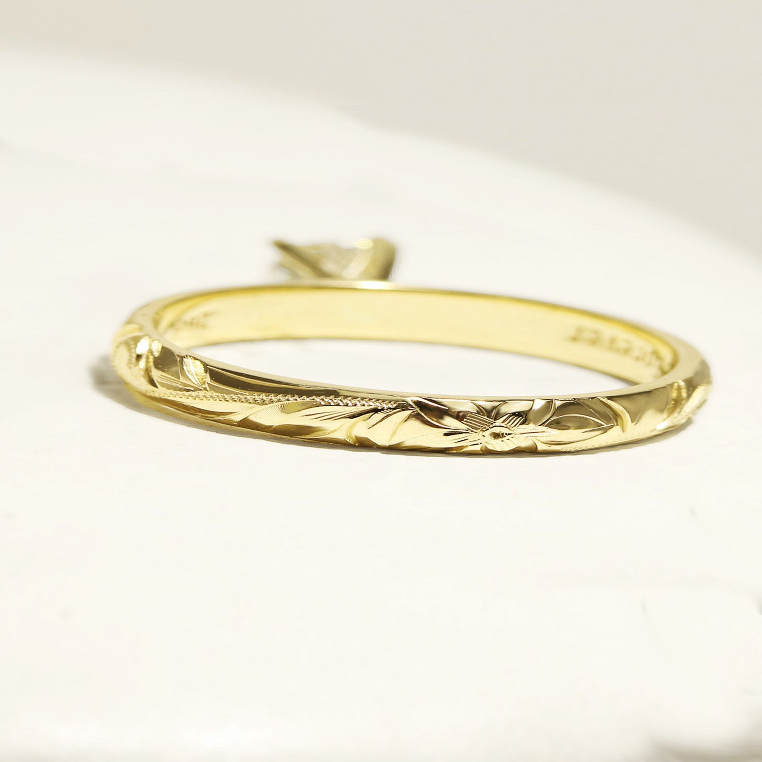 1 Carat Rond Lab-Grown Diamond Hawaiian Engraved Solitaire 2.5mm Ring [14K/18K Gold]