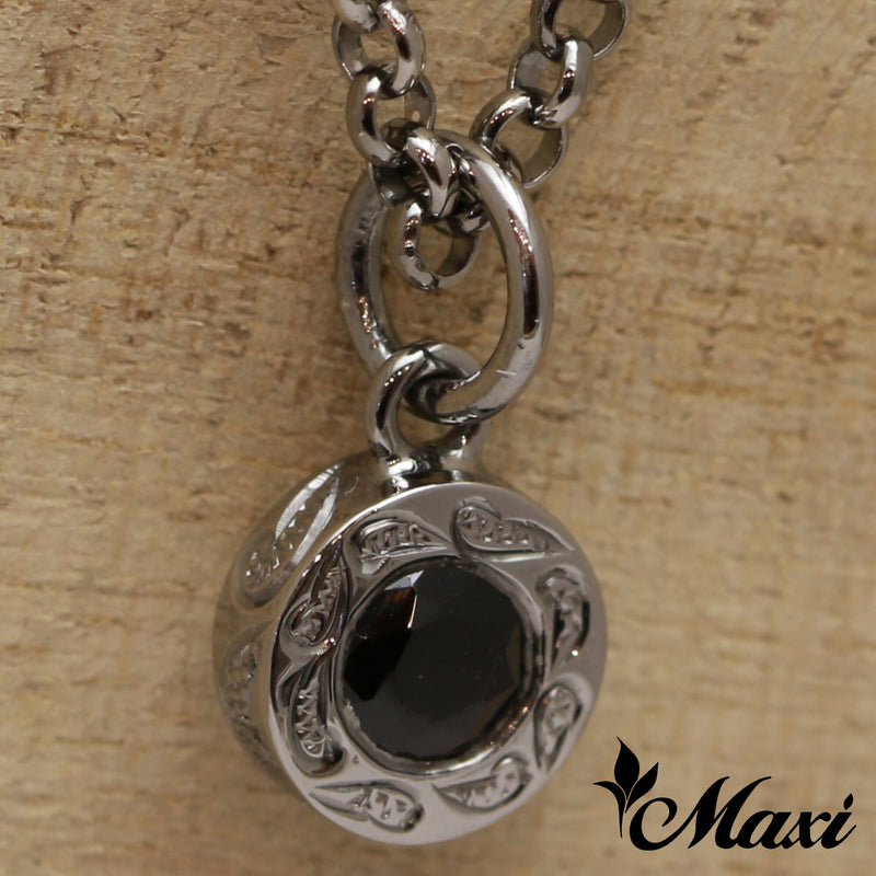 [Black Chrome Silver 925] PoePoe Round Pendant with Onyx Stone-Hand Engraved Traditional Hawaiian Design (P0903)