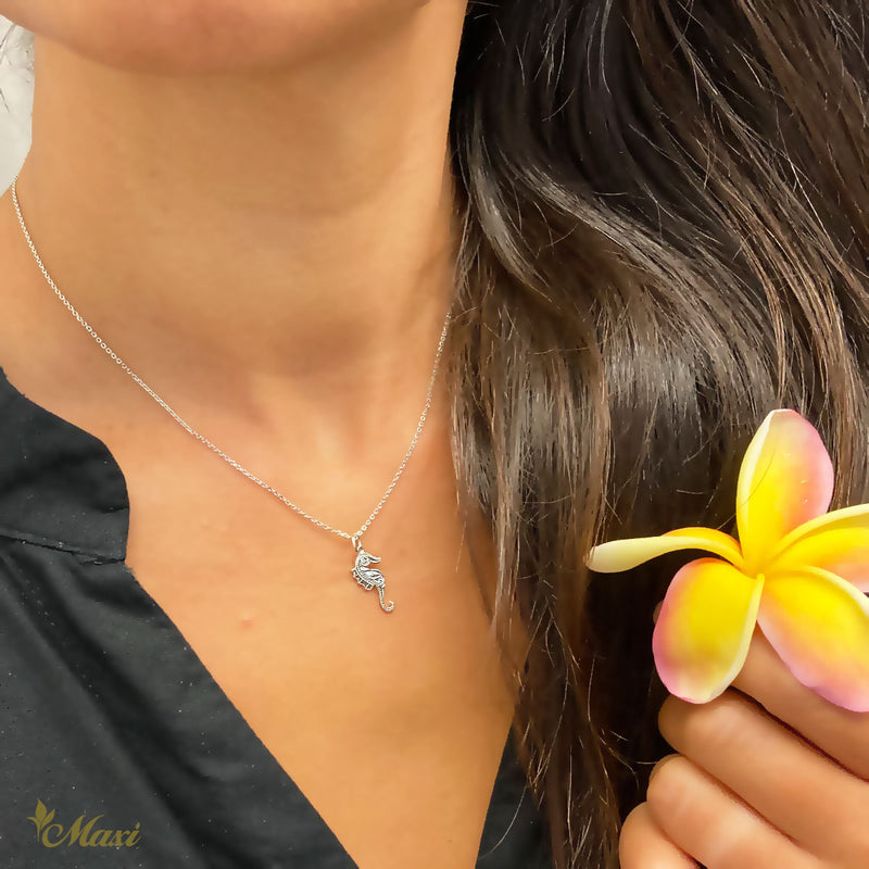 [14K Gold] Seahorse Pendant with Diamond-Hand Engraved Traditional Hawaiian Design (P0949)